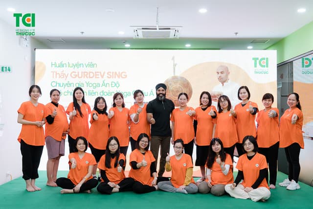 Ảnh tập huấn tiền sản và yoga thai kỳ