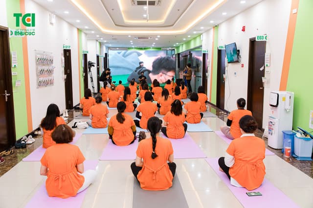 Ảnh tập huấn tiền sản và yoga thai kỳ