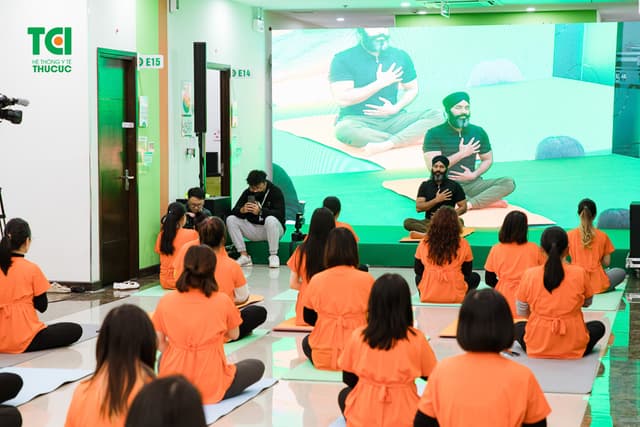 Ảnh tập huấn tiền sản và yoga thai kỳ