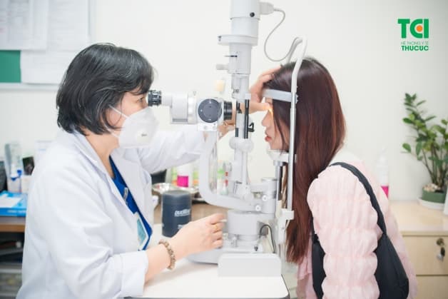 áp tròng ban đêm