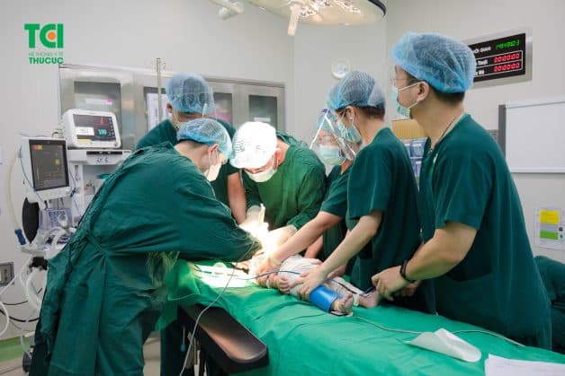 Khắc phục khi bé bi dính thắng lưỡi