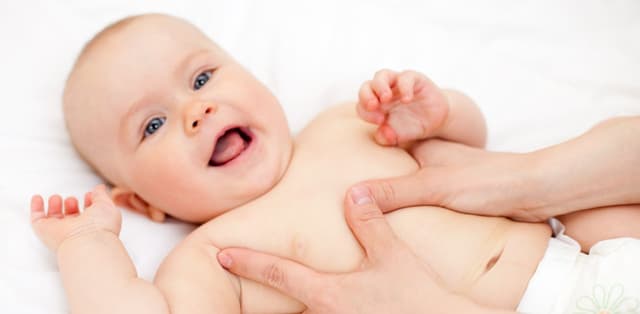 7 cách chữa táo bón cho trẻ sơ sinh mẹ cần biết