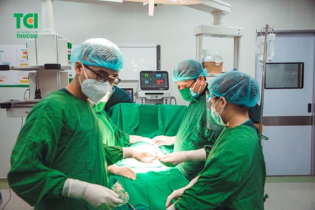 đặt vòng tránh thai sau sinh mổ cần lưu ý gì