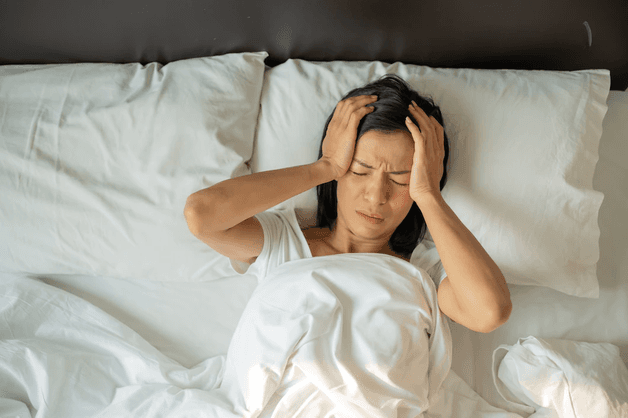 Đau đầu mất ngủ là dấu hiệu của bệnh đau nửa đầu Migraine