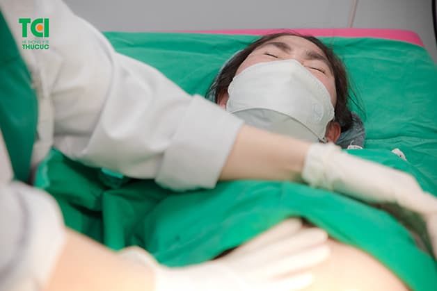 Sản phụ có thể gặp tình trạng tiểu buốt sau đẻ thường do sa bàng quang, nhất là với những chị em sinh nở nhiều lần