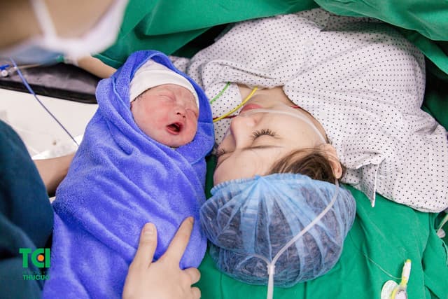 Lưu ý gì khi đẻ mổ lần 4 để ngăn ngừa biến chứng thai sản?