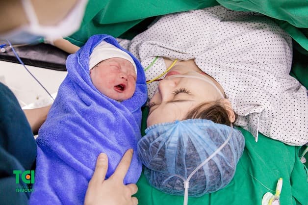 Đẻ mổ lần 4 có thể gây nứt vỡ tử cung ở mẹ