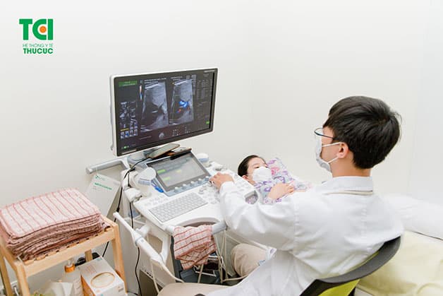 Siêu âm đầu dò, cho bác sĩ nhận định rõ nhất về khối u xơ tử cung của chị em, ví trí, số lượng, mức độ ảnh hưởng 