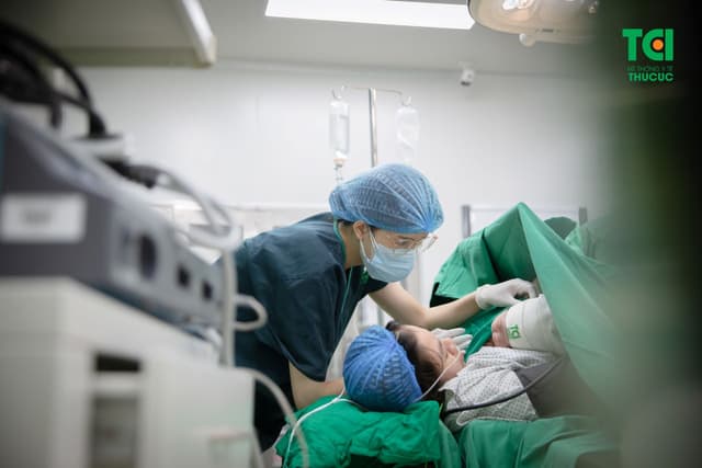 Mổ đẻ lần 2 có nên đợi chuyển dạ hay không?