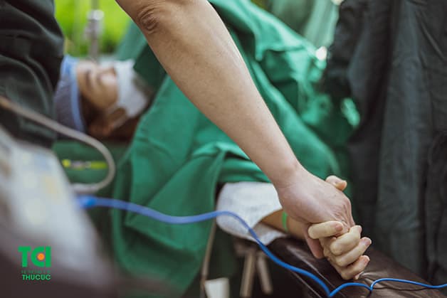 Ngoài tình trạng ngôi ngược, mẹ bầu Đỗ Thị Thu Hiên còn bị thiếu máu nhẹ trong thai kỳ