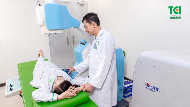 Tán sỏi ngoài cơ thể chỉ định thực hiện trong trường hợp nào?