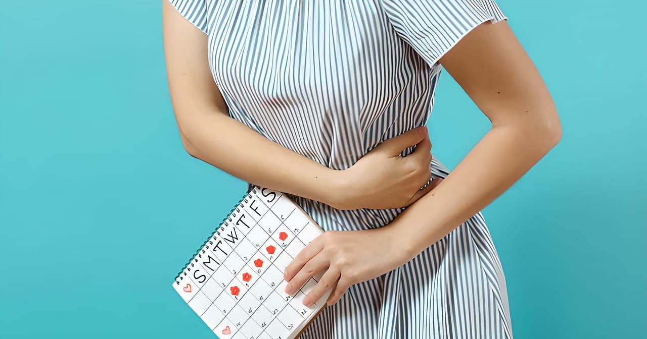 Rối loạn kinh nguyệt là những bất thường về vòng lặp chu kỳ kinh, số ngày hành kinh, lượng máu kinh