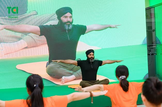 Thầy GURDEV SINGH- Phó Chủ tịch Liên đoàn Yoga Châu Á