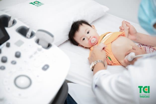 điều trị thế nào khi trẻ bị táo bón