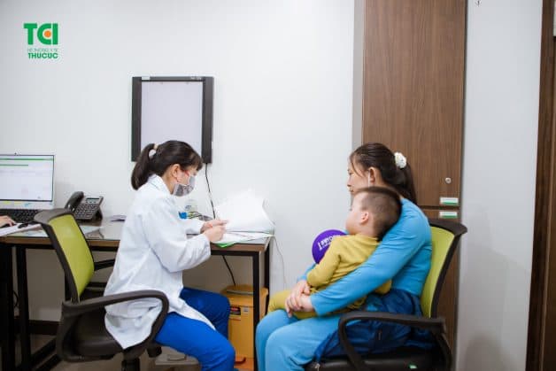 Điều trị nạo VA khi trẻ bị viêm va