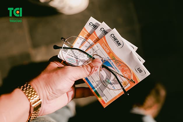 tròng kính Chemi 1.67