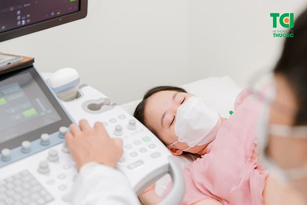 U xơ tử cung cần phải được thăm khám, theo dõi thường xuyên để tránh phát triển về kích thước, kiểm soát tốt tình trạng khối u ngay cả khi người bệnh có sử dụng các loại vitamin