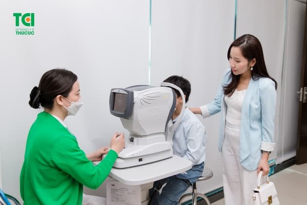 viễn thị trẻ em