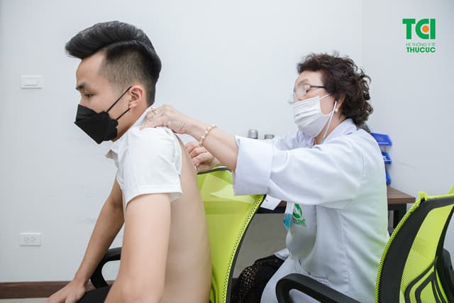 Khám sức khoẻ công ty TNHH Le Mont Ba Vì