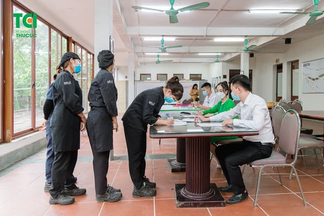 Khám sức khoẻ công ty TNHH Le Mont Ba Vì