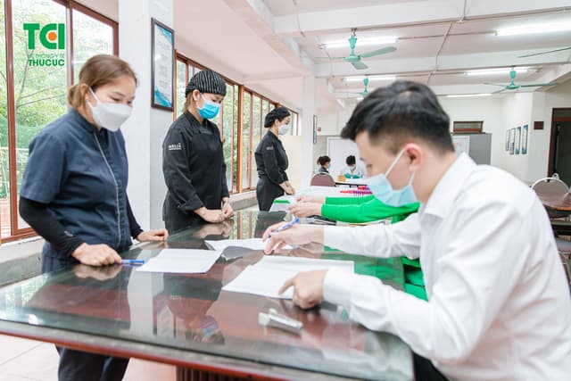 Khám sức khoẻ công ty TNHH Le Mont Ba Vì