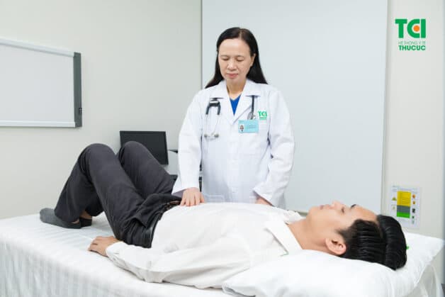 Thăm khám viêm dạ dày cấp tại Hệ thống y tế Thu Cúc TCI