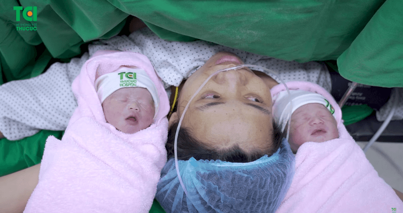 Mang thai 1 lần, đón 2 thiên thần