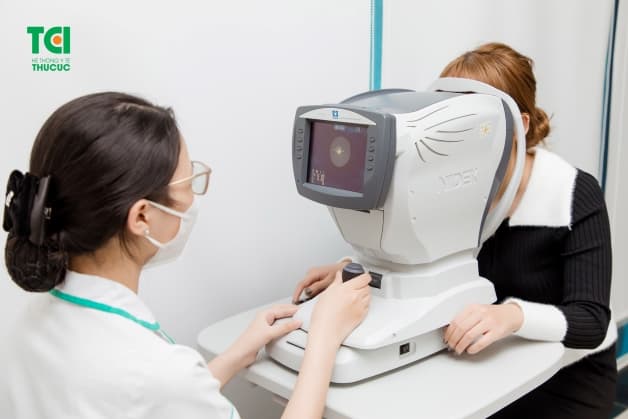 chữa mắt lác