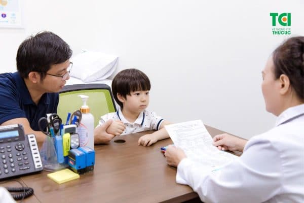 Điều trị tay chân miệng cho trẻ theo nguyên tắc điều trị triệu chứng