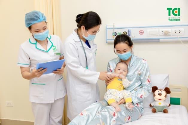 dấu hiệu trẻ còi xương