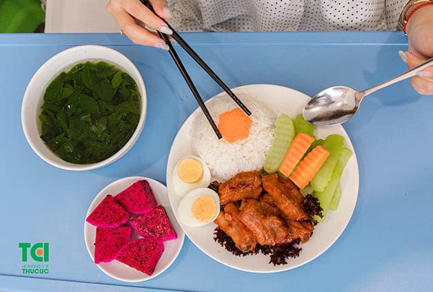 Sản phụ cần chú ý chế độ ăn uống sau sinh để chóng lấy lại vóc dáng