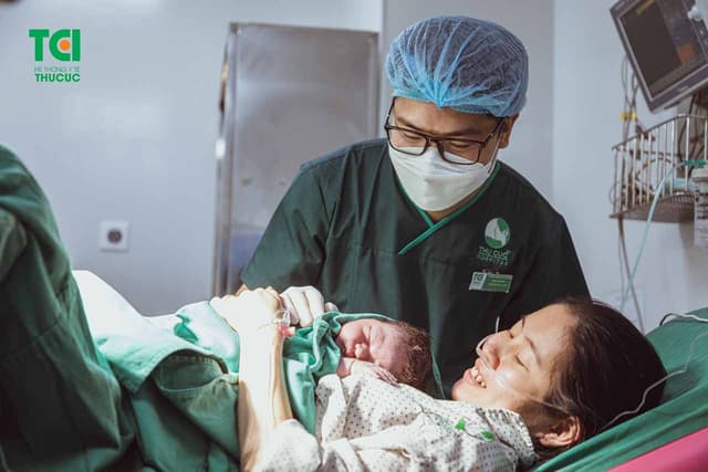 Đẻ thường 4kg liệu có nên không? Phục hồi sau sinh thế nào?