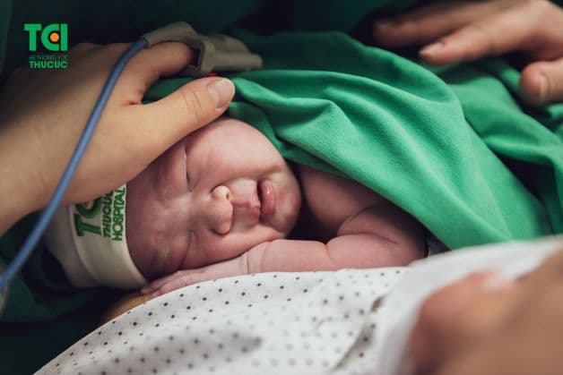 Ca sinh mổ do ekip bác sĩ Thu Cúc TCI thực hiện đã diễn ra tốt đẹp, em bé chào đời trong điều kiện sức khỏe hoàn toàn khỏe mạnh