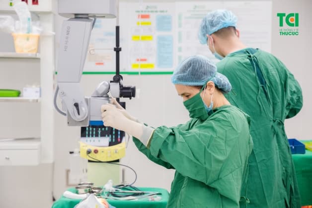 mí mắt bị sụp