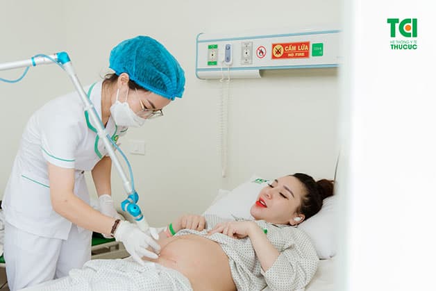 Đẻ mổ, mổ đẻ trước khi chuyển dạ, nếu vết mổ không được chăm sóc kỹ sẽ dễ thành sẹo, gây mất thẩm mỹ