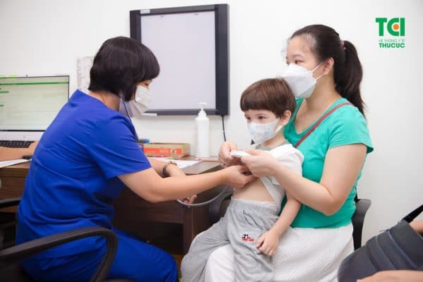 Điều trị thủy đậu cho trẻ kịp thời để ngăn ngừa biến chứng