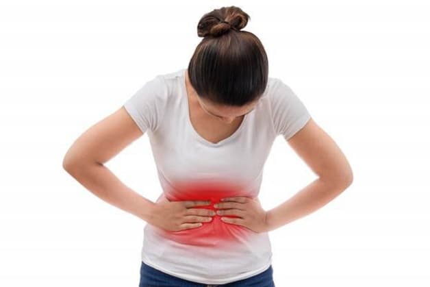 Đau thượng vị là dấu hiệu dễ nhận biết khi bị viêm loét dạ dày