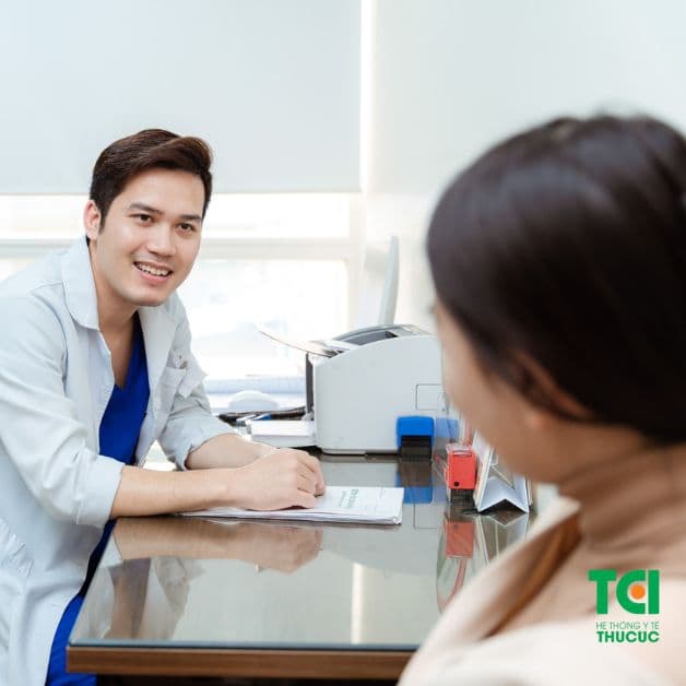 Tiến hành khám phụ khoa định kỳ để khắc phụ rối loạn kinh nguyệt tuổi 40