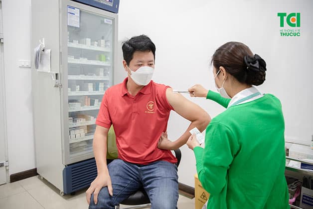 Đối với những người mắc bệnh mãn tính, đặc biệt là các bệnh về đường hô hấp, tác dụng của vắc xin cúm biểu hiện rõ hơn cả