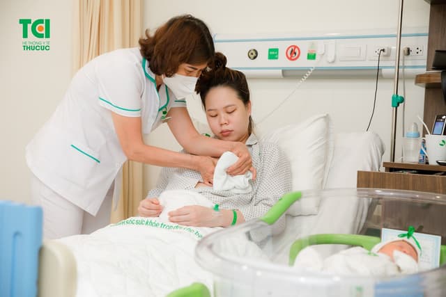 Tắc tia sữa sau khi cai sữa: Xử lý và khi nào gặp bác sĩ?