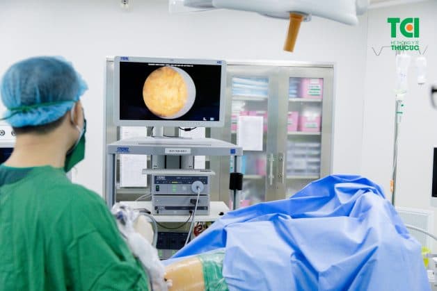 Điều trị nội khoa sỏi tiết niệu & tán sỏi công nghệ cao