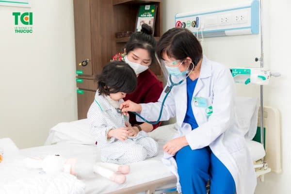 Thủy đậu ở trẻ em có thể điều trị bằng việc sử dụng thuốc theo chỉ định của bác sĩ