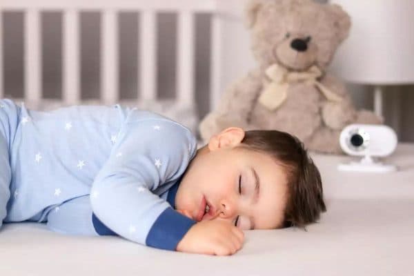 Trẻ bị hen phế quản thường gặp phải tình trạng khò khè, khó thở, tức ngực…