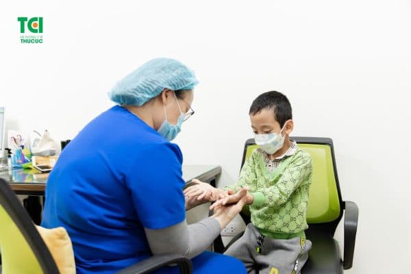 Điều trị suy dinh dưỡng cho trẻ kết hợp sử dụng thuốc và bổ sung dinh dưỡng đúng cách