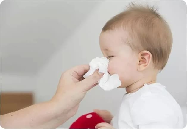 trẻ nhỏ bị cảm cúm