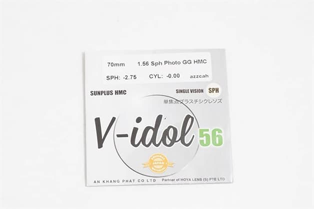 tròng kính đổi màu Hoya