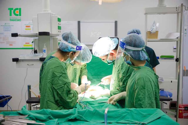 U xơ tử cung bị vỡ liệu có nguy hiểm? Xử lý ra sao?