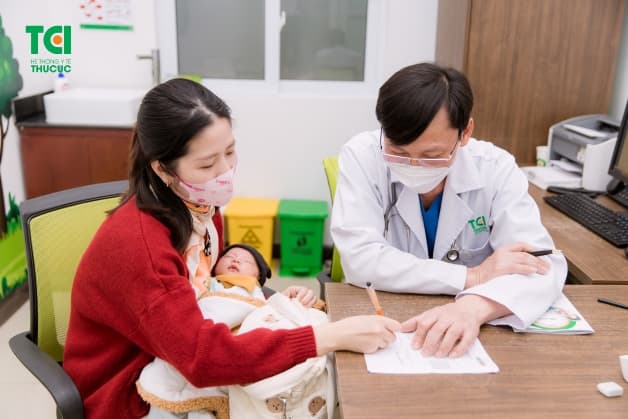 vacxin bại liệt uống hay tiêm để phòng bệnh