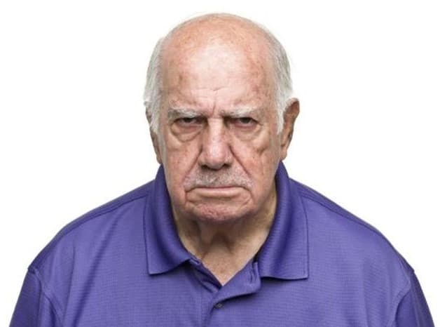 suy giảm trí nhớ tuổi già dễ gây cáu gắt