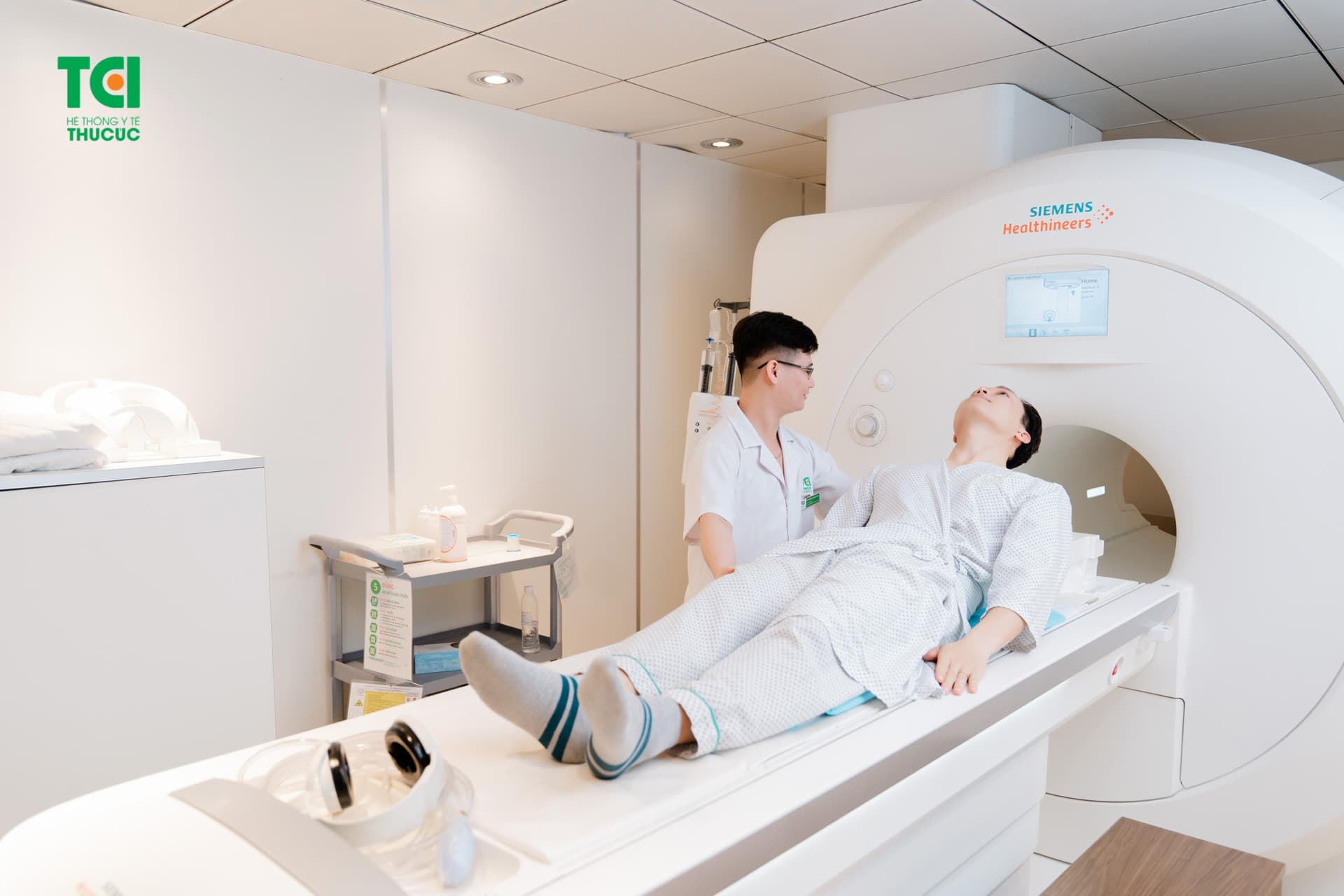 Hiện tại Thu Cúc sở hữu hệ thống máy móc y tế hiện đại, được nhập khẩu từ nước ngoài